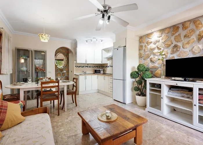 Beautiful Apartmento Amarilla Golf Apartment *